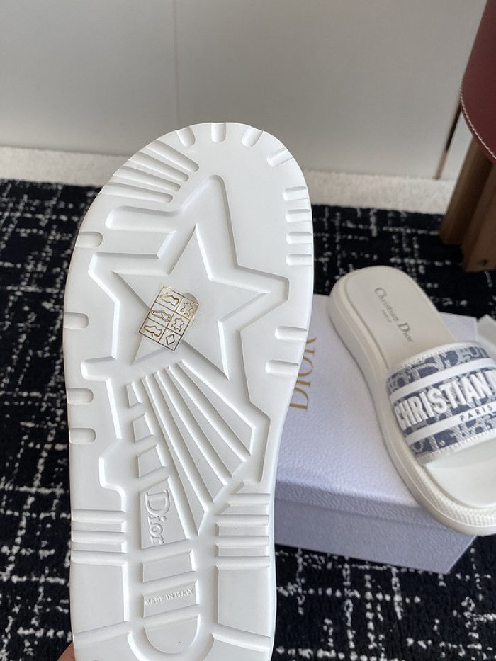 Dio*r sandal 60