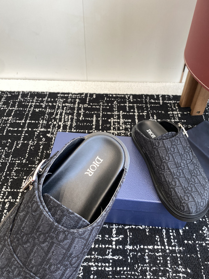 Dio*r sandal 71