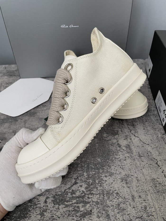 Rick Owe* R000194