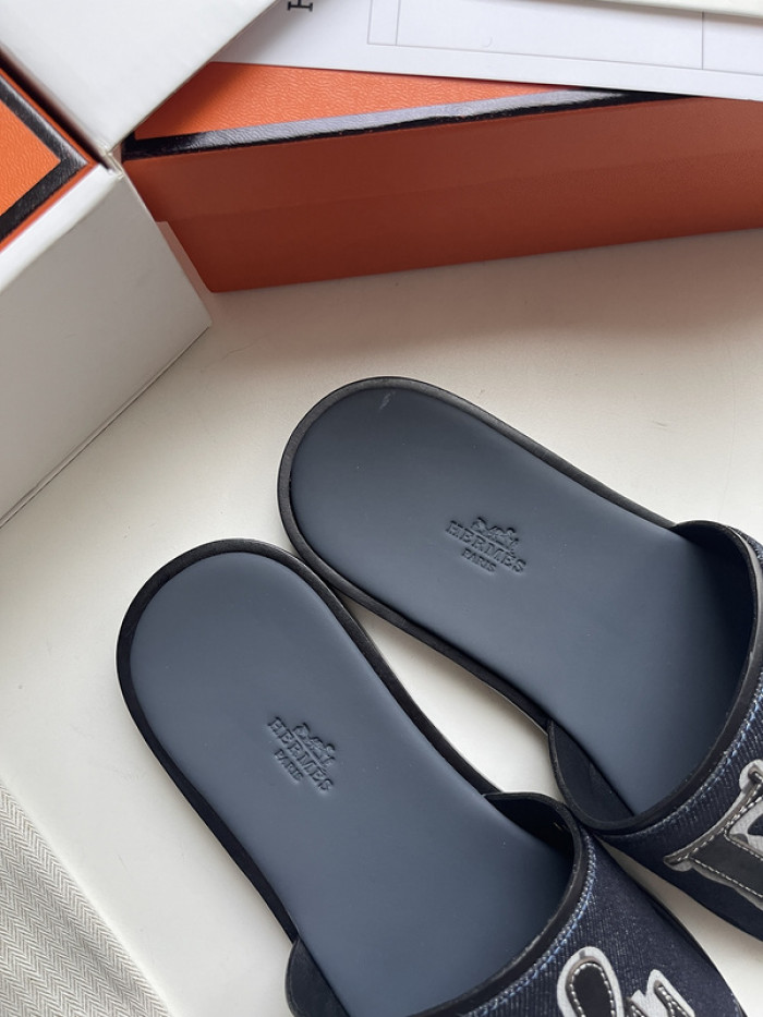 Herme* Sandal73