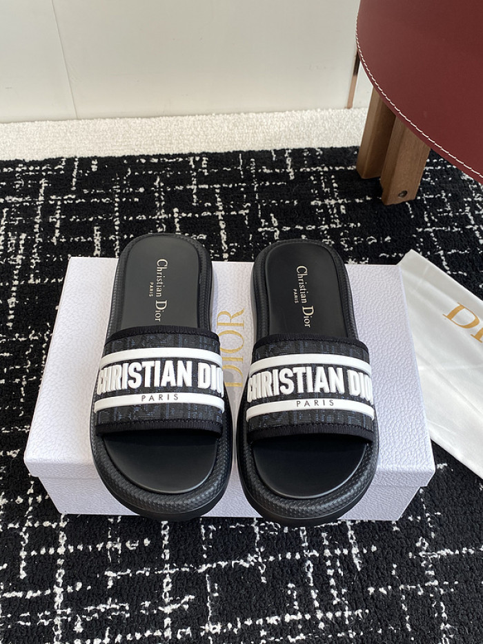 Dio*r sandal 61