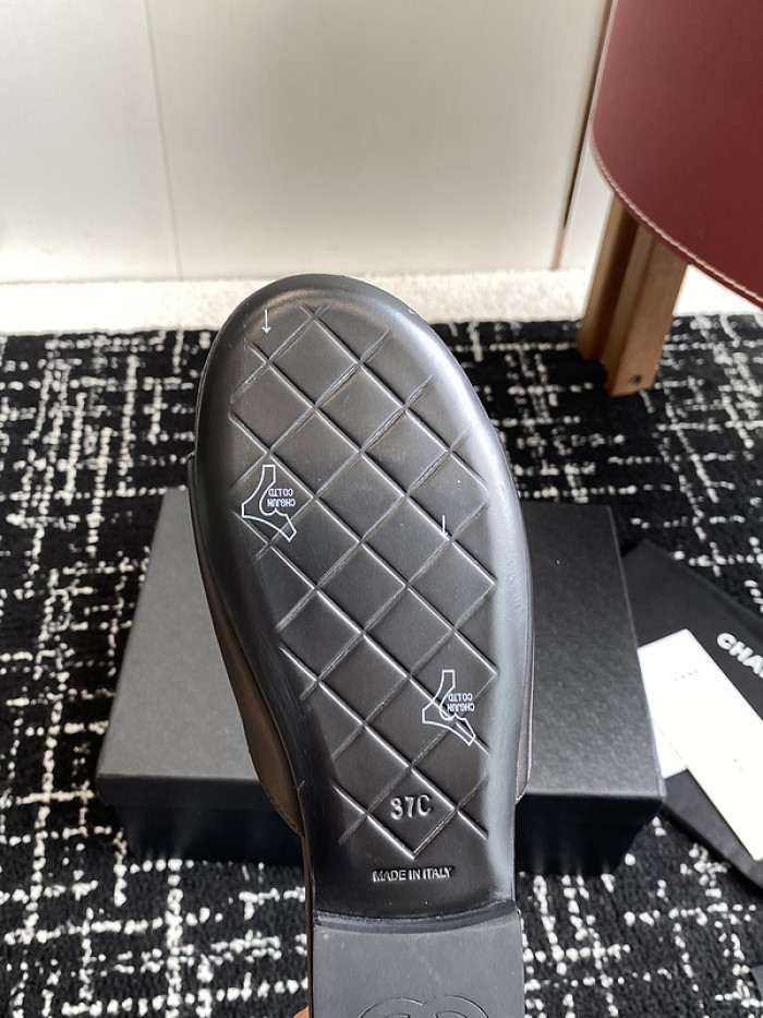 CHANE* SANDAL 22